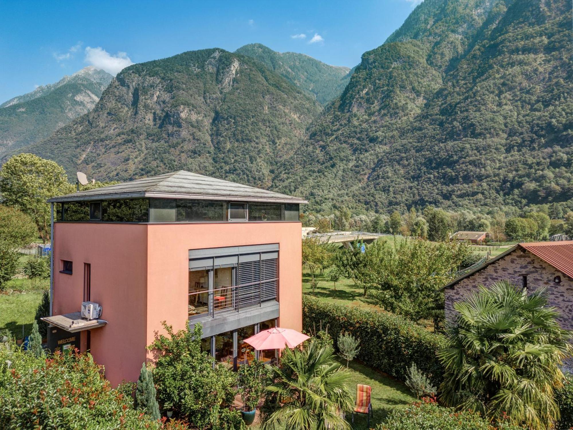 Casa Oliver, Tra La Calanca E I Castelli Di Bellinzona Grono Екстериор снимка